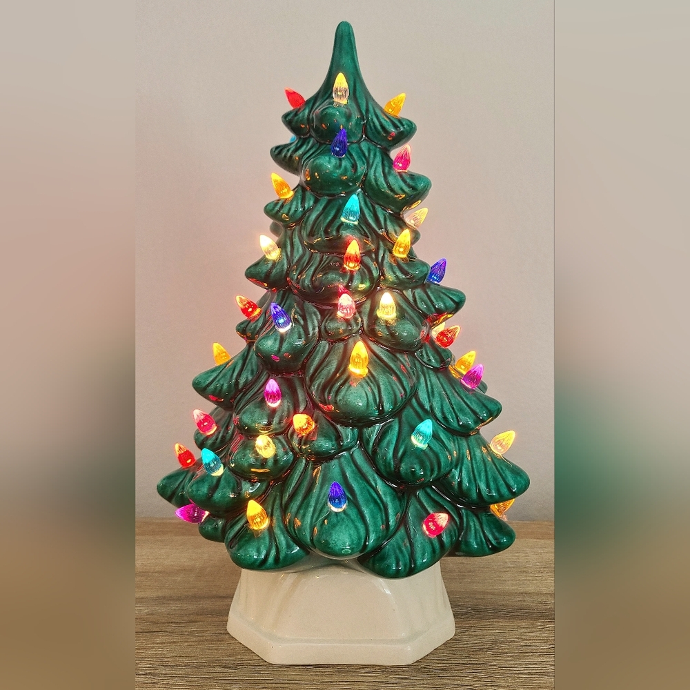 1976 VINTAGE Ceramic Christmas Tree